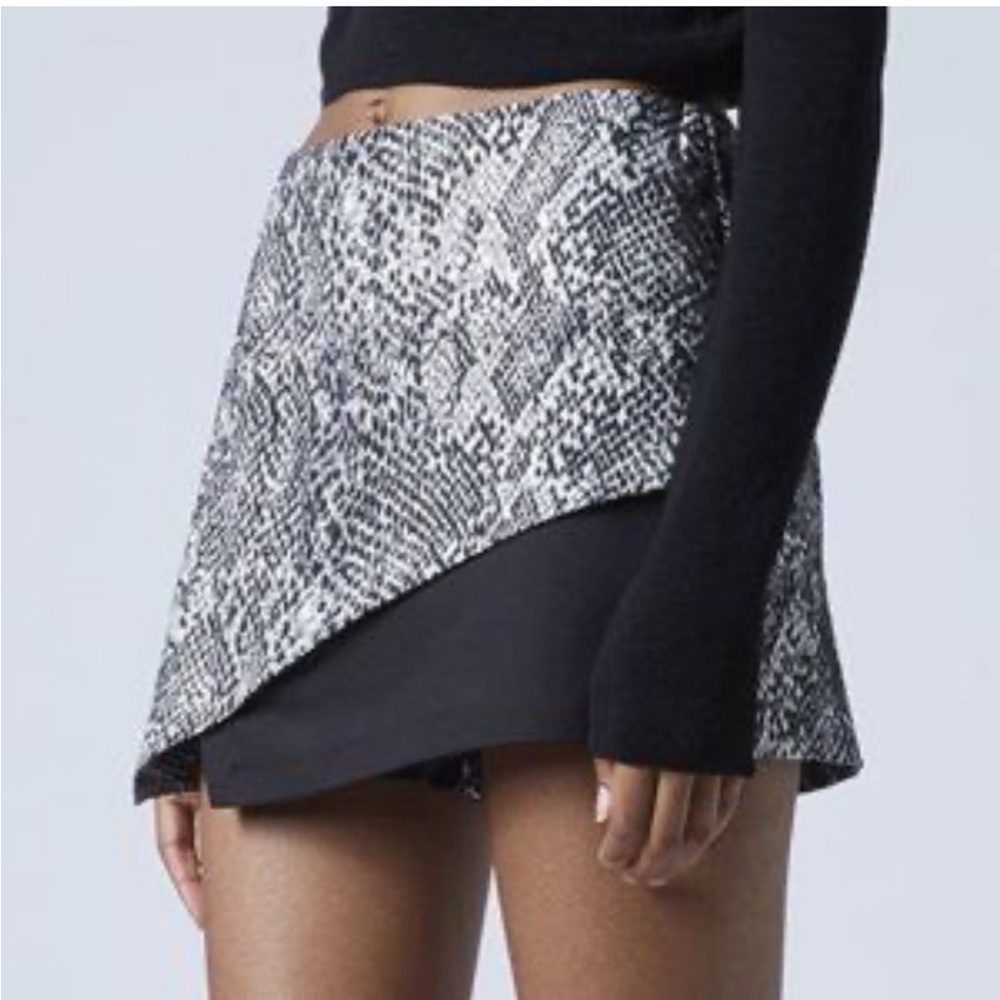 Topshop Asymmetric Snakeskin Mini Stylish Black and White Skort / Skort | 4